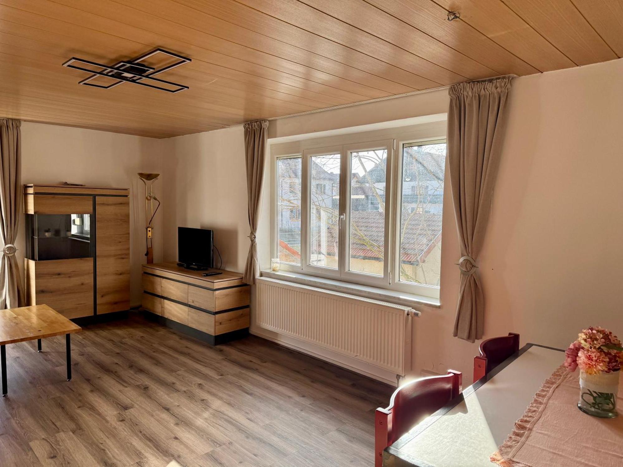 3 Zimmer Apartment Mit Flussblick - Self Check-In Eggenfelden Exterior foto